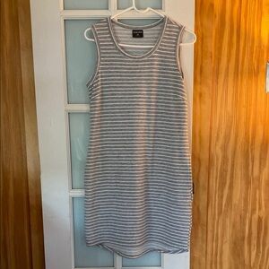 32 Degrees Sleeveless Gray and White Mini Dress